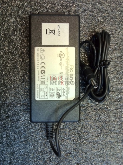 02900423  AC ADAPTADOR PSB3U AT-5 ROLAND