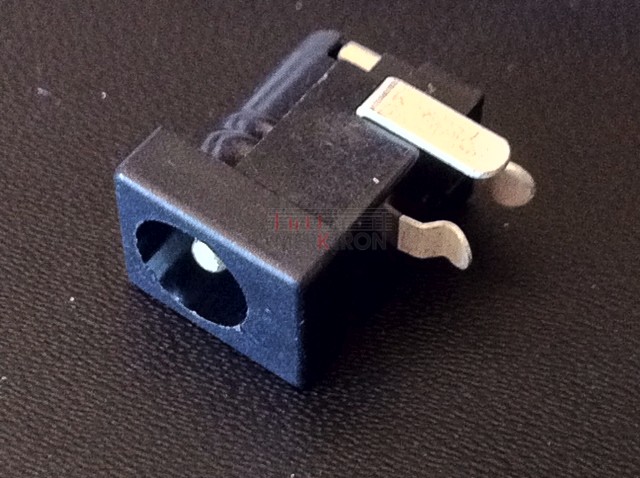 13449711  CONECTOR BASE C.I. ALIMENTACION DC ROLAND