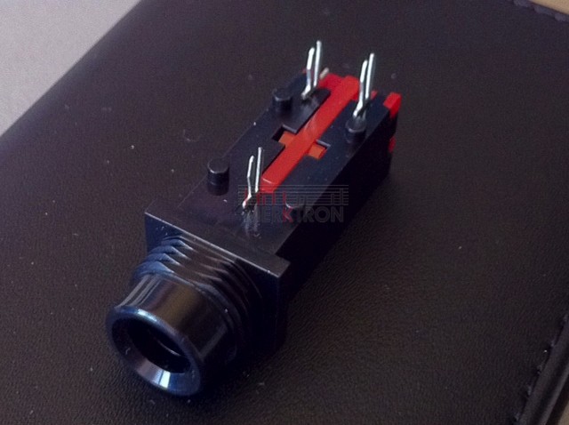 13449722  CONECTOR JACK BASE C.I. 6,3MM ROLAND ME30