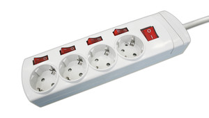 36.188  BASE 4 TOMAS C/INTERRUPTOR INDEPENDIENTE