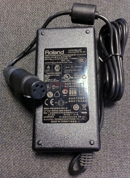 5100047397  ALIMENTADOR 220VAC- 13VDC 4A ROLAND (PSB-13U)